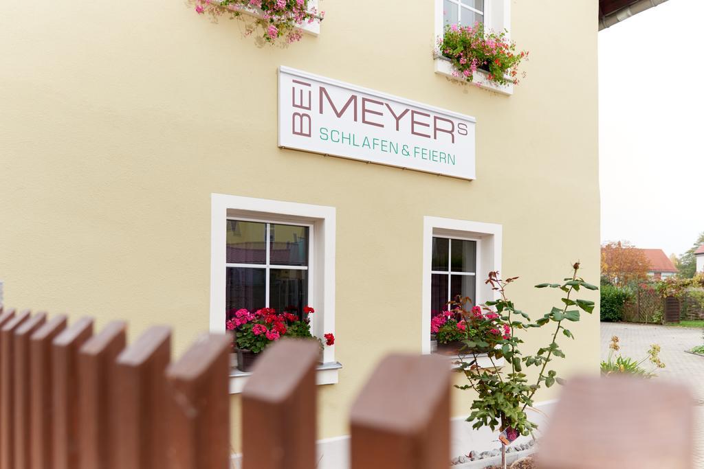 Отель Bei Meyers Schlafen & Feiern Bohlen  Экстерьер фото
